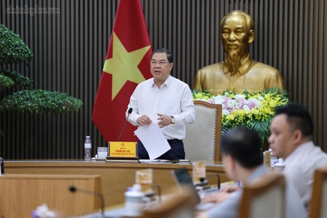 Phó Thủ tướng Thường trực Phạm Gia Túc nhấn mạnh dự án sân bay Gia Bình là dự án có ý nghĩa đặc biệt quan trọng về chính trị, kinh tế, đối ngoại, quốc phòng, an ninh, hướng tới hình thành trung tâm trung chuyển hàng không quốc tế hiện đại, thông minh, xanh và bền vững. Phó Thủ tướng Thường trực Phạm Gia Túc nhấn mạnh dự án sân bay Gia Bình là dự án có ý nghĩa đặc biệt quan trọng về chính trị, kinh tế, đối ngoại, quốc phòng, an ninh, hướng tới hình thành trung tâm trung chuyển hàng không quốc tế hiện đại, thông minh, xanh và bền vững.