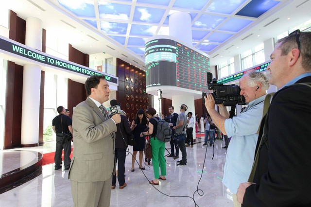 Thủ tướng Canada Justin Trudeau thăm và đánh cồng tại HOSE ảnh 7