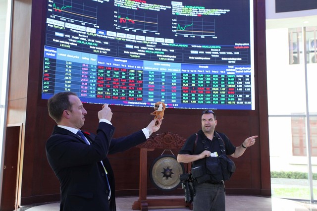 Thủ tướng Canada Justin Trudeau thăm và đánh cồng tại HOSE ảnh 8