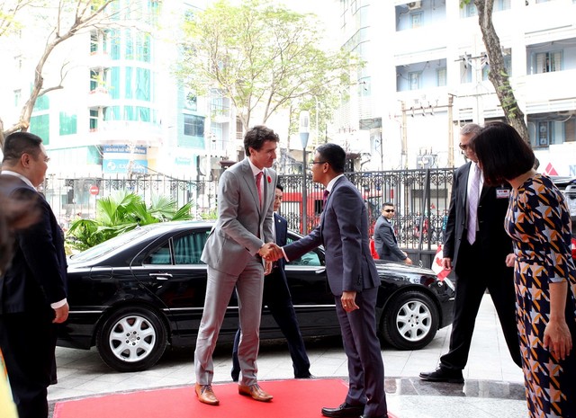 Thủ tướng Canada Justin Trudeau thăm và đánh cồng tại HOSE ảnh 1