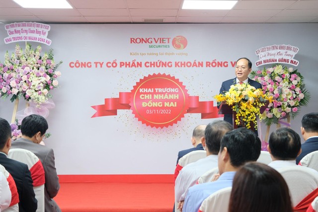 Ông Nguyễn Miên Tuấn – Chủ tịch HĐQT Rồng Việt phát biểu khai mạc tại Lễ khai trương Chi nhánh Đồng Nai ngày 3/11/2022