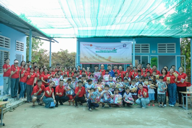 Chương trình ”Đồng hành đến trường - Chắp cánh ước mơ" lần thứ 14 tại tỉnh Sóc Trăng