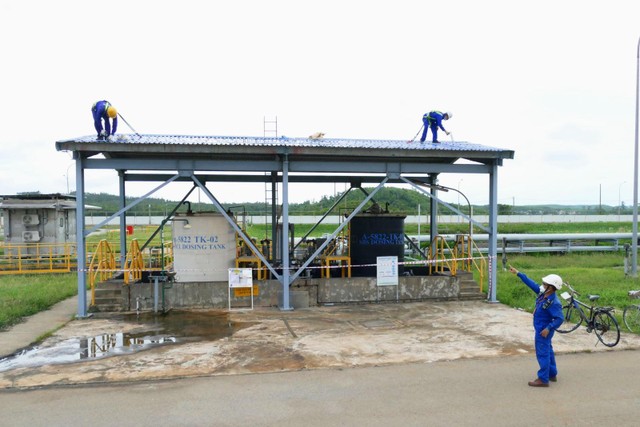 Các mái che trong Nhà máy đều được gia cố, ràng buộc kỹ lưỡng.