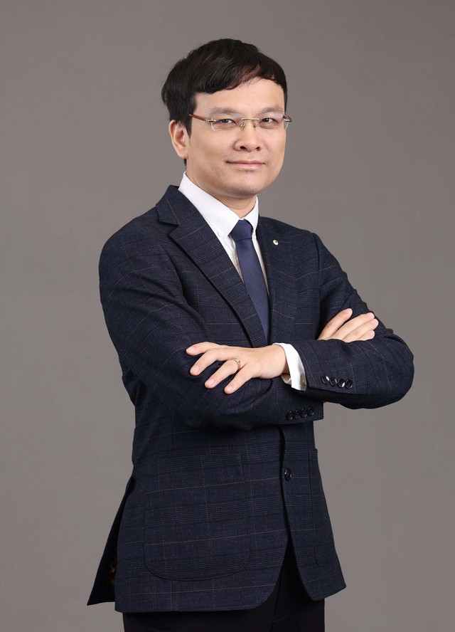 Ông Hoàng Minh Hùng