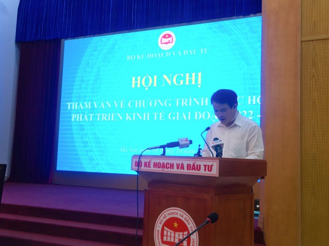 Thứ trưởng Bộ Kế hoạch và Đầu tư Trần Quốc Phương tại hội nghị.