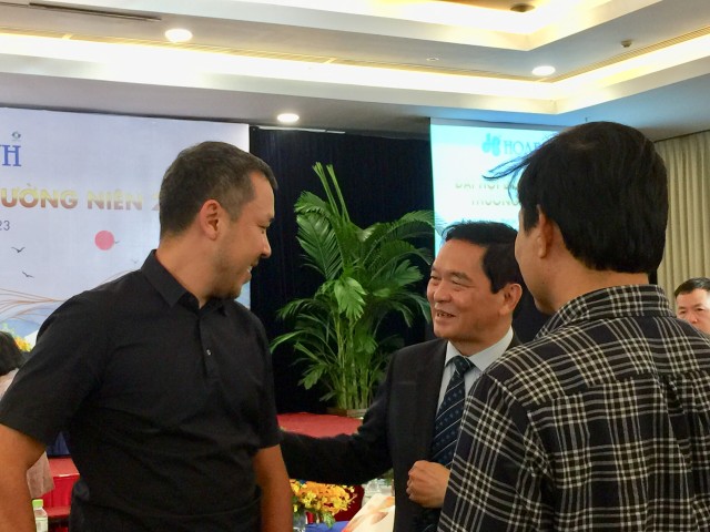 Ông Lê Viết Hải và ông Bolat Duisenov, Chủ tịch HĐQT Coteccons (trái) trong Liên minh Hoa Lư gồm các nhà thầu: Central, Hoà Bình, Coteccons, An Phong.