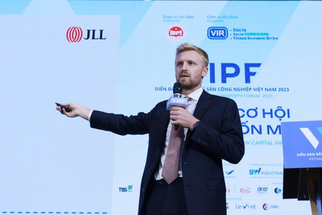 Ông Tom Over, Giám đốc Hậu cần và Khu công nghiệp Công ty JLL khu vực Châu Á - Thái Bình Dương. (Ảnh: Lê Toàn).