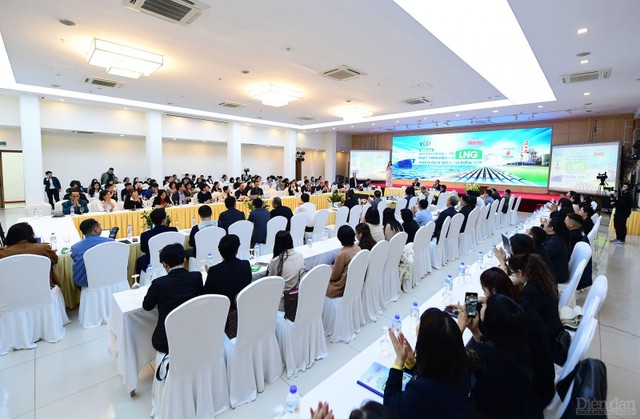 Toàn cảnh diễn đàn