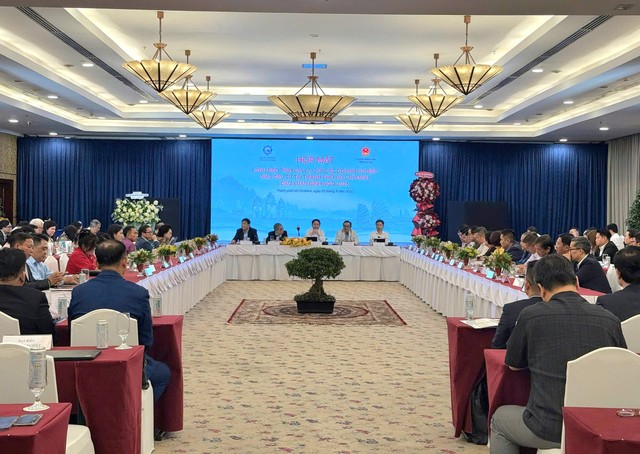 Lãnh đạo tỉnh Gia Lai gặp gỡ các doanh nghiệp và nhà đầu tư tại TP.HCM chiều 20/03. Lãnh đạo tỉnh Gia Lai gặp gỡ các doanh nghiệp và nhà đầu tư tại TP.HCM chiều 20/03.