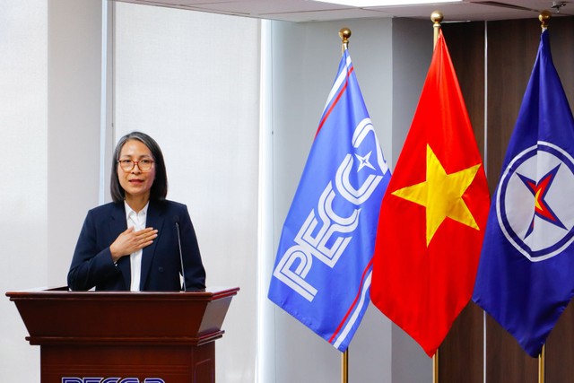Bà Phạm Liên Hải, tân Chủ tịch HĐQT TV2 phát biểu nhận nhiệm vụ trong đại hội ngày 30/6 (Ảnh: PECC2) Bà Phạm Liên Hải, tân Chủ tịch HĐQT TV2 phát biểu nhận nhiệm vụ trong đại hội ngày 30/6 (Ảnh: PECC2)