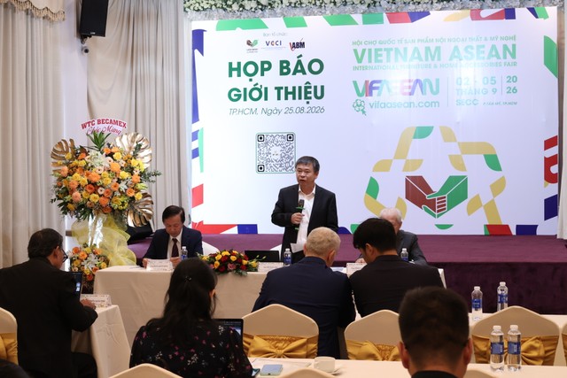 Theo ông Trần Ngọc Liêm, ngành gỗ cần tạo ra nhiều giá trị hơn từ mỗi sản phẩm, mỗi đơn hàng và mỗi mối quan hệ hợp tác quốc tế.