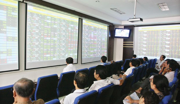 Quỹ đầu tư ngoại mua lại CCQ: Bình thường hay bất thường? ảnh 1