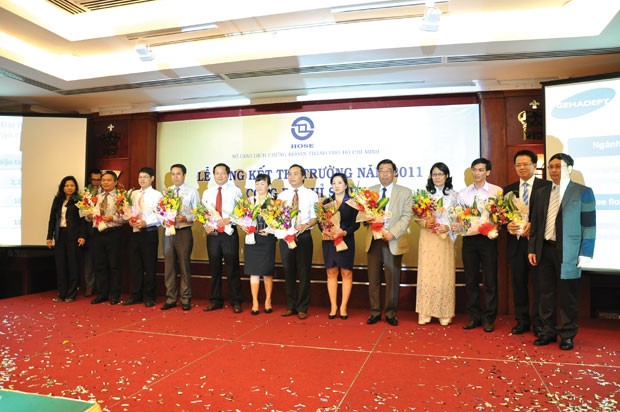 Doanh nghiệp trong VN30 tăng trưởng cao hơn thị trường ảnh 1 Doanh nghiệp trong VN30 tăng trưởng cao hơn thị trường ảnh 1