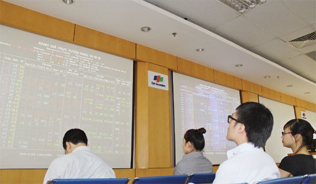 Cuộc đua giành “khách rơi” của các CTCK lớn ảnh 1 Cuộc đua giành “khách rơi” của các CTCK lớn ảnh 1