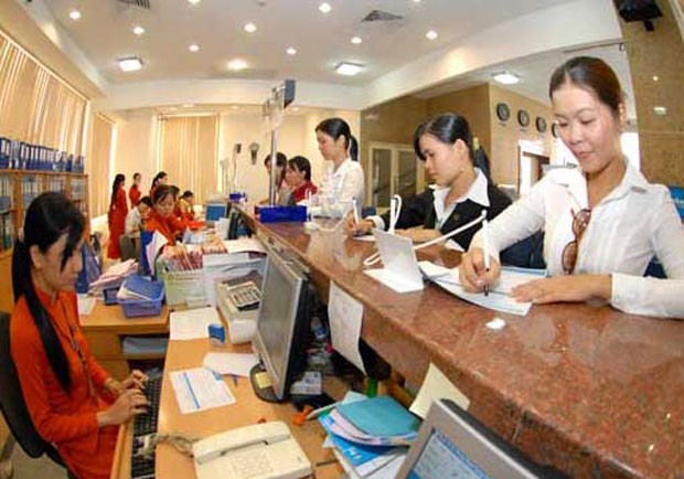 Rủi ro, ngân hàng vẫn đua bán lẻ ảnh 1