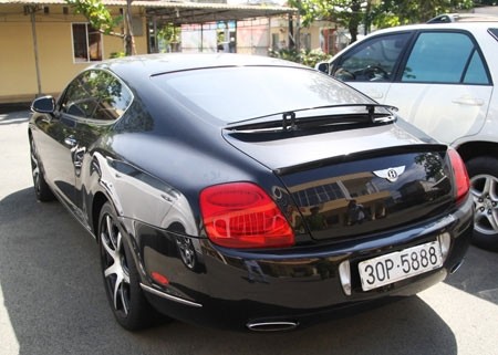 Đại gia bỏ siêu xe thoát thân ảnh 3