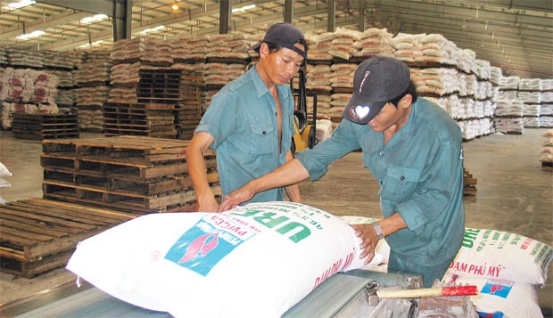 Lãi suất giảm, cổ phiếu cổ tức cao tăng giá ảnh 1