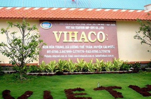 Công nhân “vây” nhà máy thủy sản đòi nợ ảnh 1