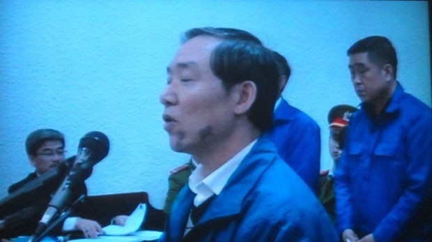 Ngày thứ 3 xét xử Dương Chí Dũng: tranh tụng, lời cuối và... đọc thơ ảnh 1