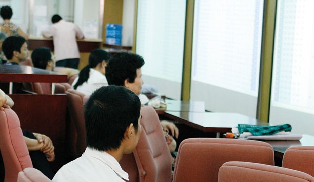 Chứng khoán: Niềm tin cần được cụ thể hóa ảnh 1 Chứng khoán: Niềm tin cần được cụ thể hóa ảnh 1