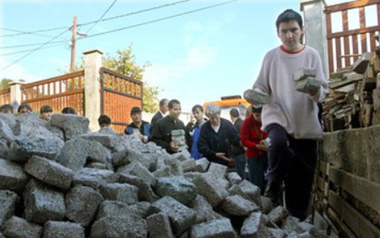 Ngân hàng Hungary đốt tiền để sưởi ấm ảnh 1 Ngân hàng Hungary đốt tiền để sưởi ấm ảnh 1