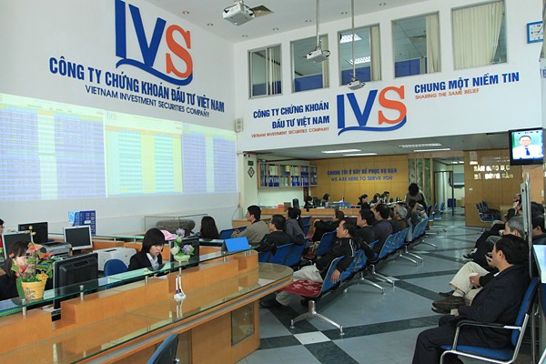 Phóng sự ảnh: Ngày đầu tiên "ăn, ngủ, chơi" cùng chứng khoán ảnh 1 Phóng sự ảnh: Ngày đầu tiên "ăn, ngủ, chơi" cùng chứng khoán ảnh 1