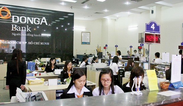 Thắt tín dụng, ngân hàng vẫn kỳ vọng nguồn thu từ lãi ảnh 1 Thắt tín dụng, ngân hàng vẫn kỳ vọng nguồn thu từ lãi ảnh 1