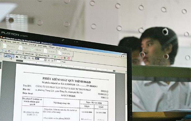 Kích cầu không thể bằng bơm tiền ào ạt ảnh 1