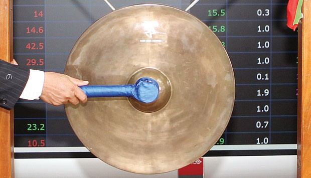 Niêm yết cửa sau, hết đường cho doanh nghiệp yếu ảnh 1 Niêm yết cửa sau, hết đường cho doanh nghiệp yếu ảnh 1