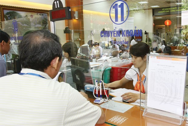 Giảm lương kín tiếng như… ngân hàng ảnh 1