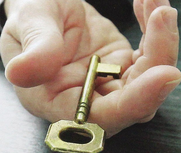 Những bàn tay trong gian khó ảnh 8 Những bàn tay trong gian khó ảnh 8