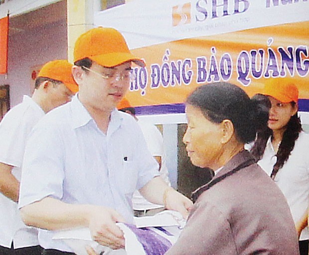 Những bàn tay trong gian khó ảnh 9 Những bàn tay trong gian khó ảnh 9