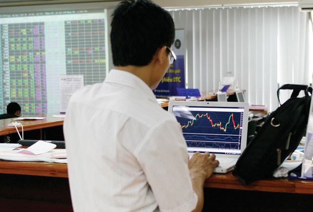 Giá cổ phiếu được hỗ trợ từ xu hướng lãi suất giảm ảnh 1