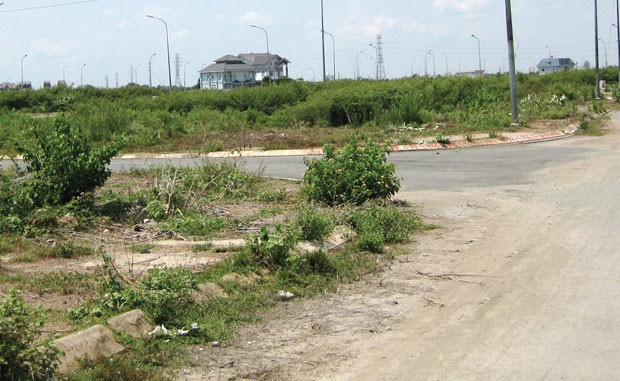 Những khu dân cư… vắng bóng người  ảnh 1