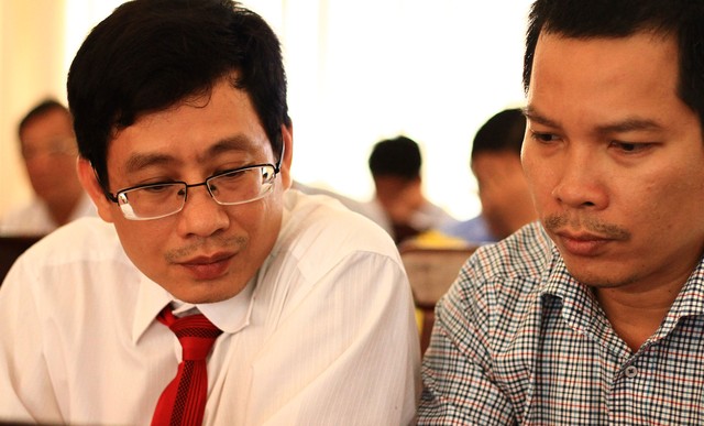 Ông Huỳnh Lữ Tân (bên trái), Giám đốc Sở Xây dựng tỉnh Phú Yên đang trả lời câu hỏi của nhà đầu tư