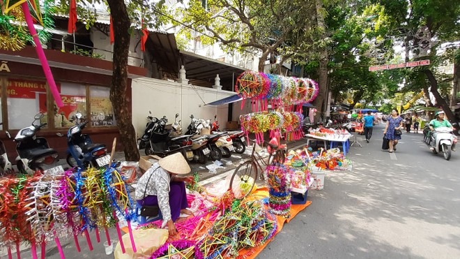 Trước Trung Thu, phố Hàng Mã hút khách ảnh 5