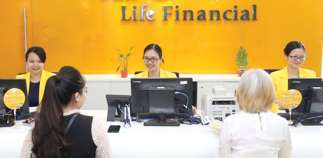 Bảo hiểm nhân thọ chạy đua cho online, sống nhờ offline
