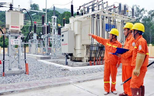 Đối lập bức tranh ngành điện nửa đầu năm | Chứng khoán | Đầu tư ...