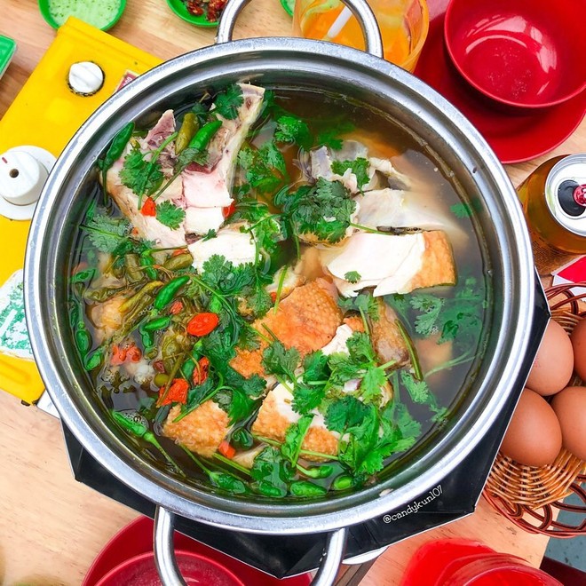 Rủ nhau đến 5 tiệm lẩu gà ngày TP.HCM mát trời ảnh 1