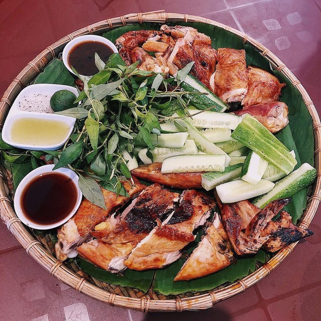 Rủ nhau đến 5 tiệm lẩu gà ngày TP.HCM mát trời ảnh 4