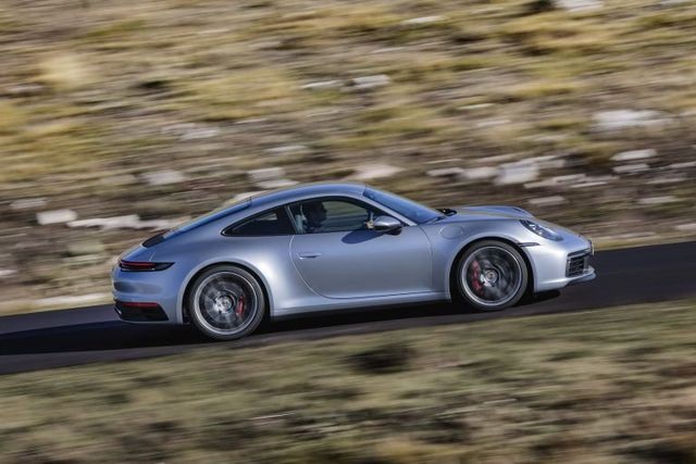 Porsche 911 cuối cùng cũng có trang bị hộp số sàn 7 cấp ảnh 1