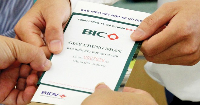 Nhân viên ngân hàng kiêm “bán hàng” đa năng ảnh 1