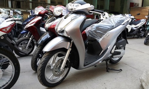 Ngoại hình Honda SH125i 2017 ABS bắt mắt hơn.