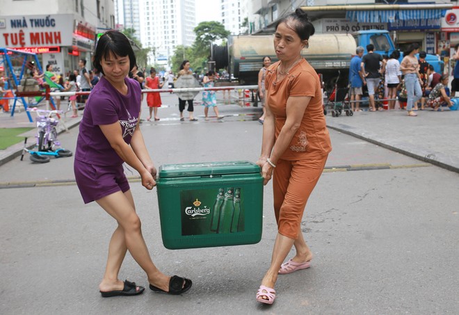Hà Nội: Dân chung cư “khát” nước ảnh 5