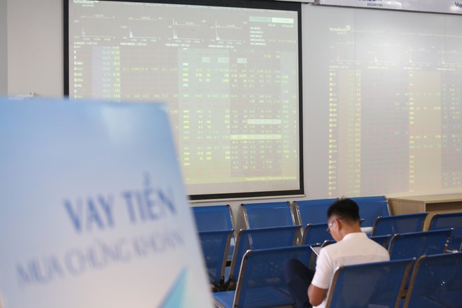 Giải mã thanh khoản đạt kỷ lục