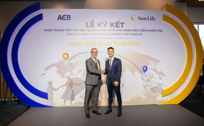 ACB hợp tác độc quyền 15 năm bán bảo hiểm nhân thọ cho Sun Life Việt Nam 