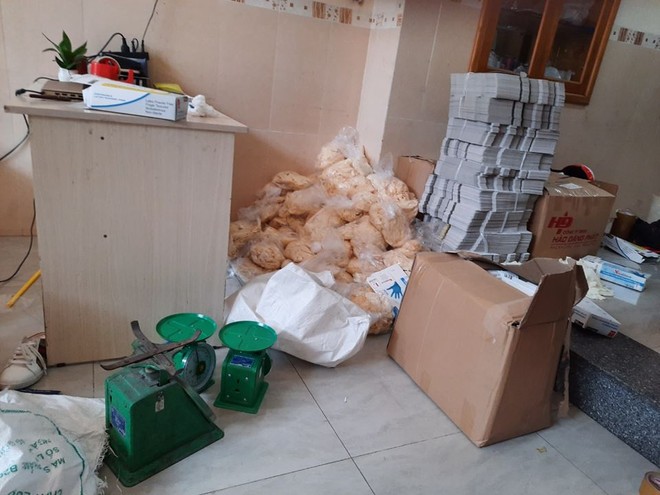 TP.HCM: Kiểm tra thu giữ hàng triệu khẩu trang kém chất lượng tại 5 cơ sở sản xuất