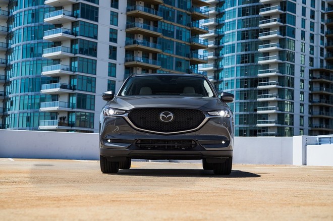 Nội thất Mazda CX-5 2017 đánh bại xe sang Lexus ảnh 1