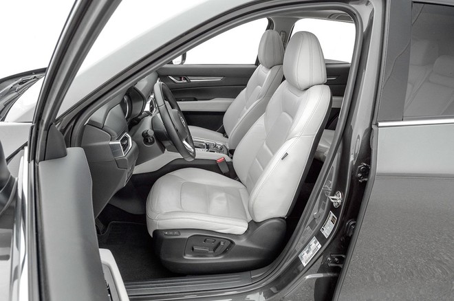 Nội thất Mazda CX-5 2017 đánh bại xe sang Lexus ảnh 7