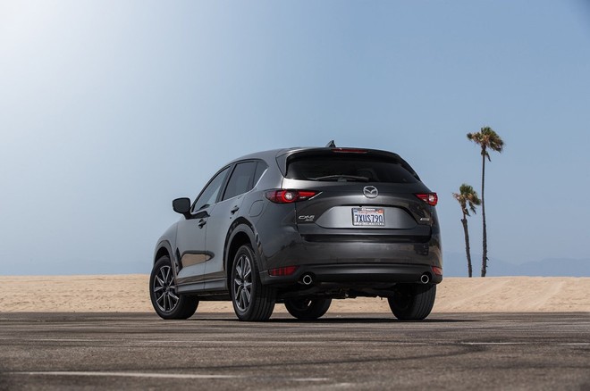 Nội thất Mazda CX-5 2017 đánh bại xe sang Lexus ảnh 8
